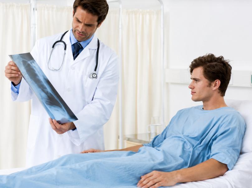 Người không đủ sức khỏe sẽ phải chấm dứt hợp đồng lao động