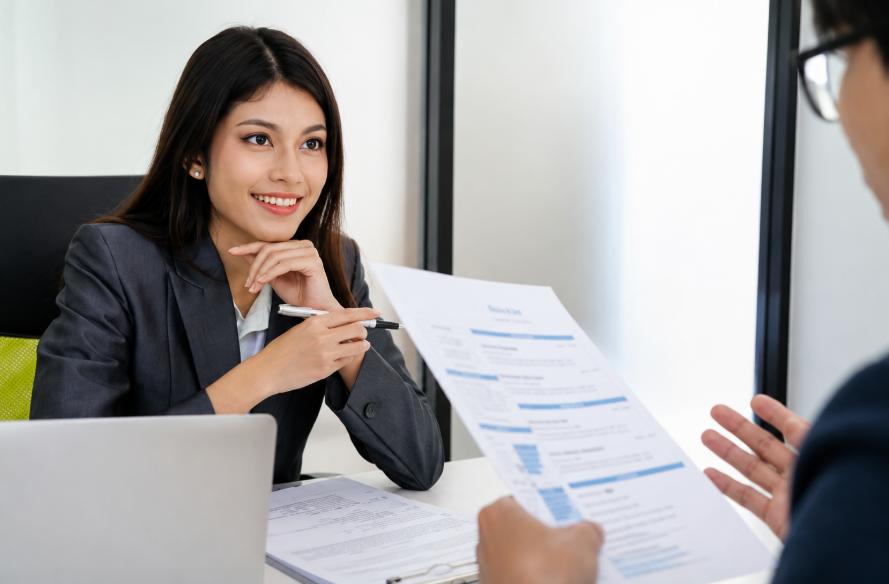 Nhân sự là bộ phận phụ trách quản lý và phát triển nguồn nhân lực của doanh nghiệp